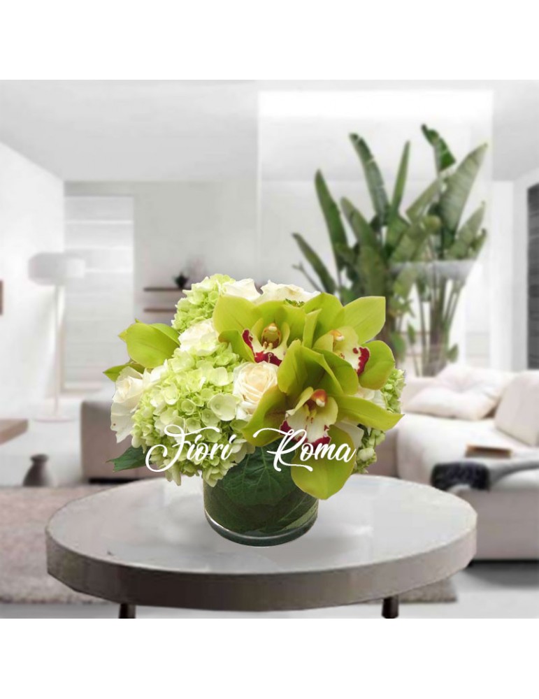 Composition with green cymbidium orchid flowers. Buy it at a florist in via pasquale II Rome