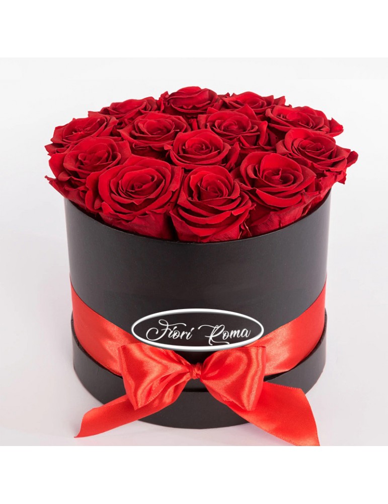 Box con 15 Rose Rosse per Anniversario. Sono rose fresche recise e allestite in spugna per fioristi.