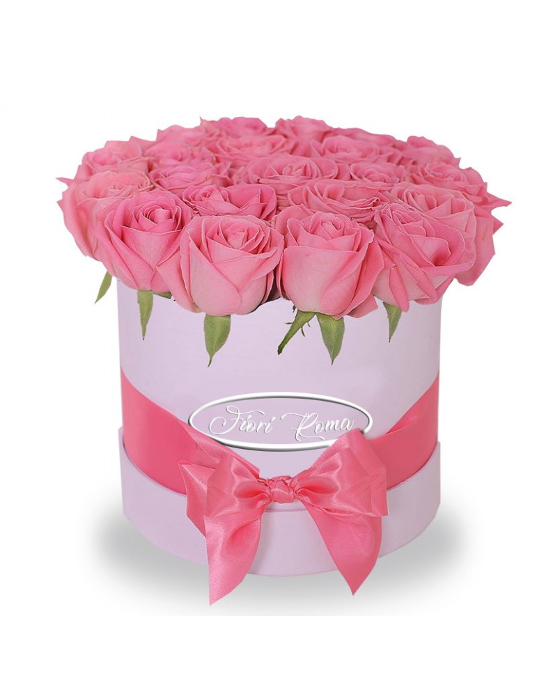 Box with 24 cut pink roses, excellent gift for wedding or engagement anniversary.