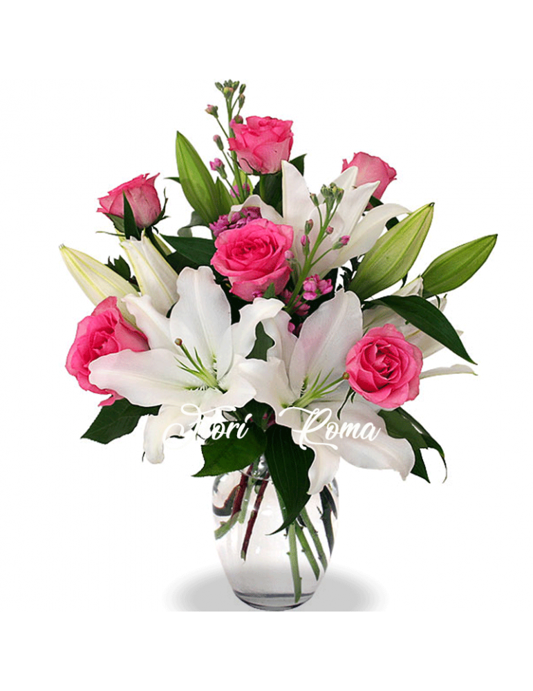bouquet di rose rosa e lilium bianchi